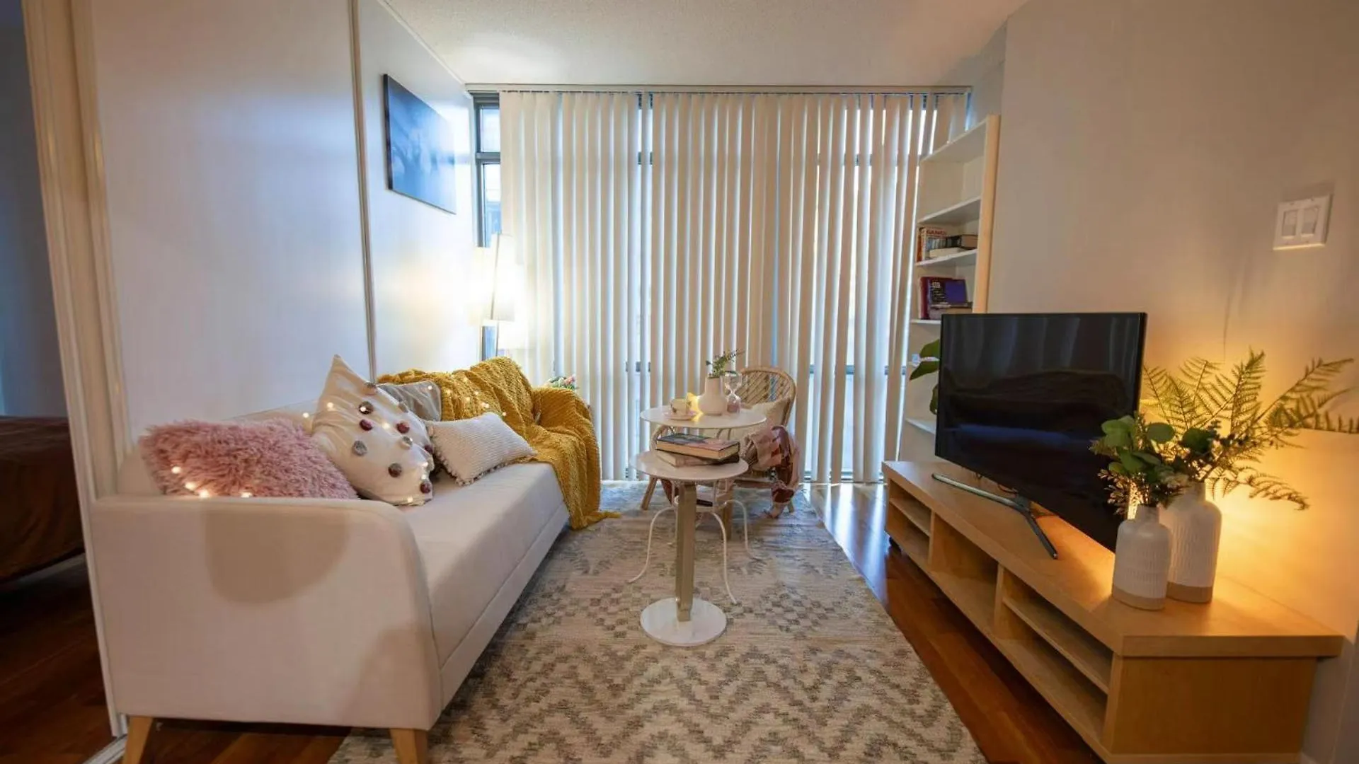 Apartment Cozy Suite In Heart Of Downtown Toronto G3